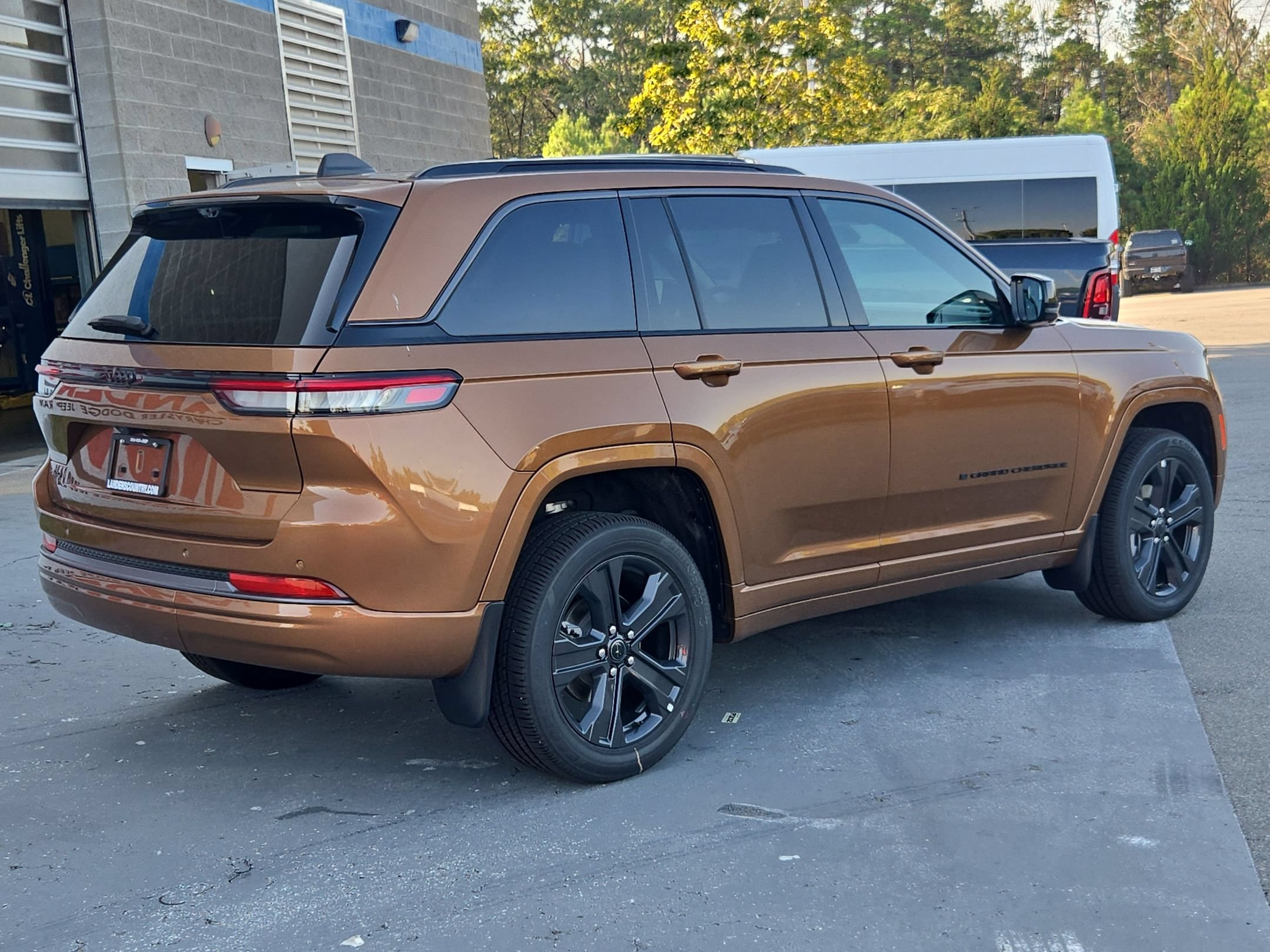 New 2027 Jeep Grand Cherokee Limited AWD/4WD image 7