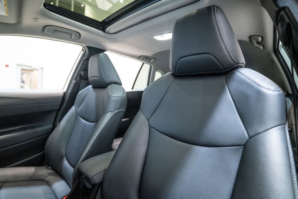 Used 2023 Toyota Corolla Cross XLE w/ Convenience Package image 14