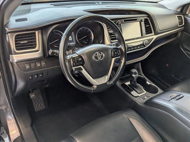 Used 2019 Toyota Highlander Limited Platinum AWD/4WD image 10