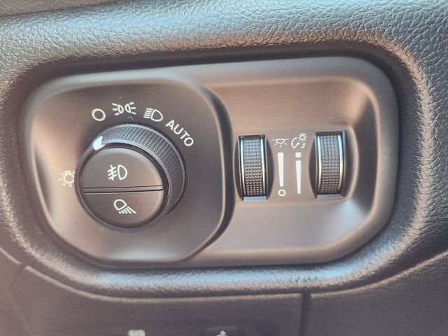 Used 2019 RAM 1500 Laramie image 35