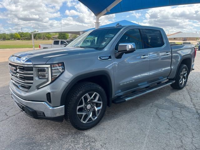 Used 2023 GMC Sierra 1500 SLT image 1