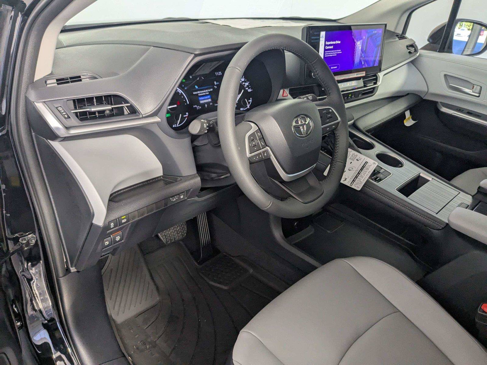 New 2026 Toyota Sienna XLE FWD image 11
