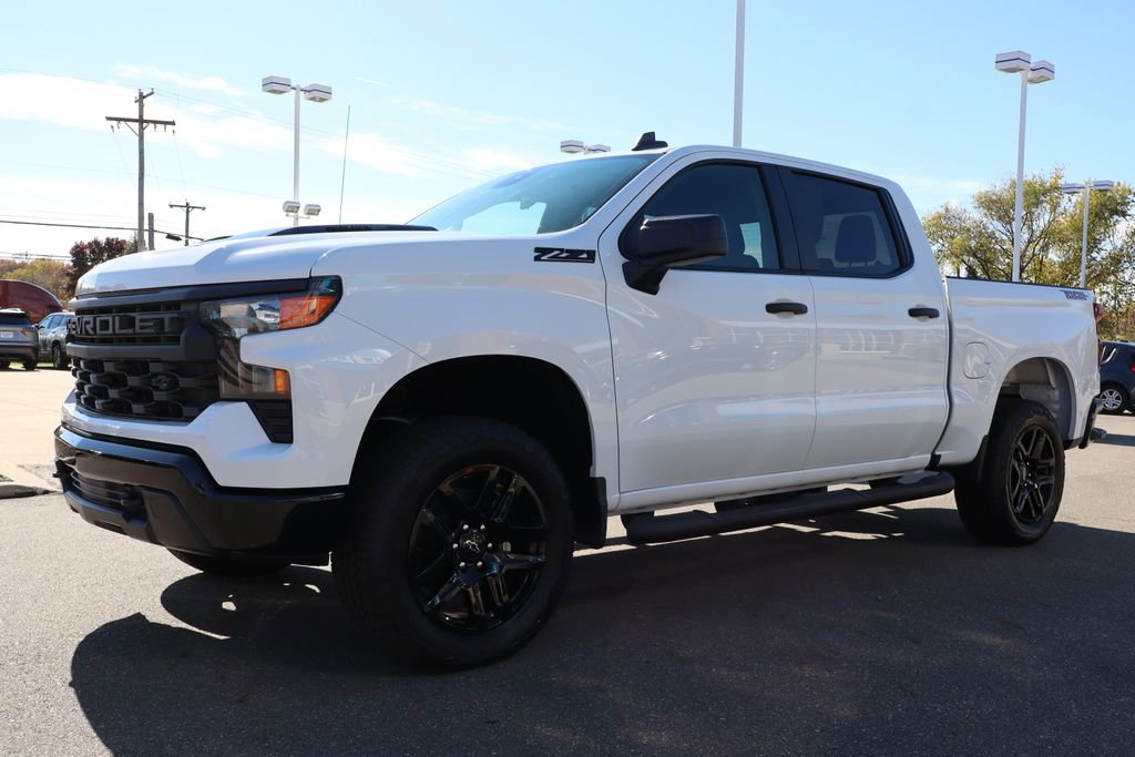 Used 2025 Chevrolet Silverado 1500 Custom Trail Boss w/ Turbomax Blackout Package image 9