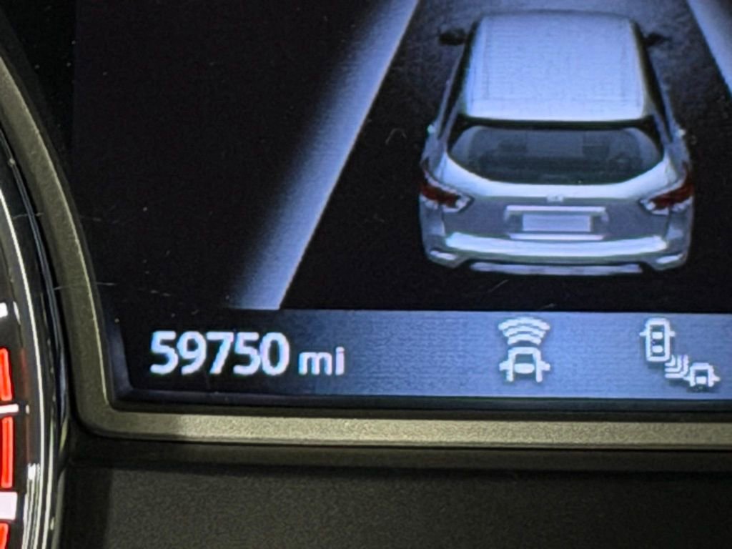 Used 2020 Nissan Pathfinder SV image 15