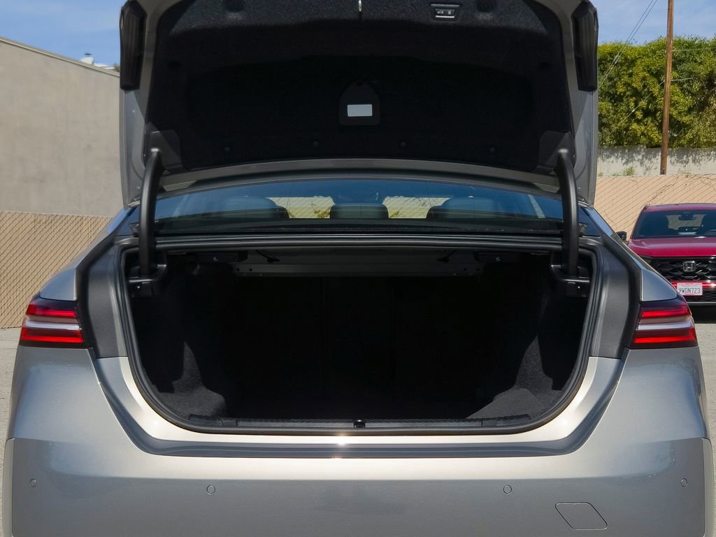 Used 2025 BMW 530i image 21