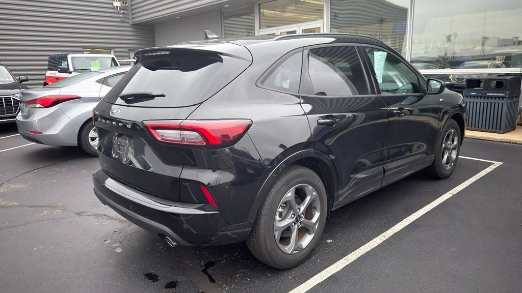 Used 2024 Ford Escape ST-Line w/ Tech Pack #1 FWD image 5