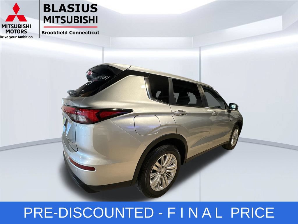 Used 2025 Mitsubishi Outlander ES AWD/4WD image 8