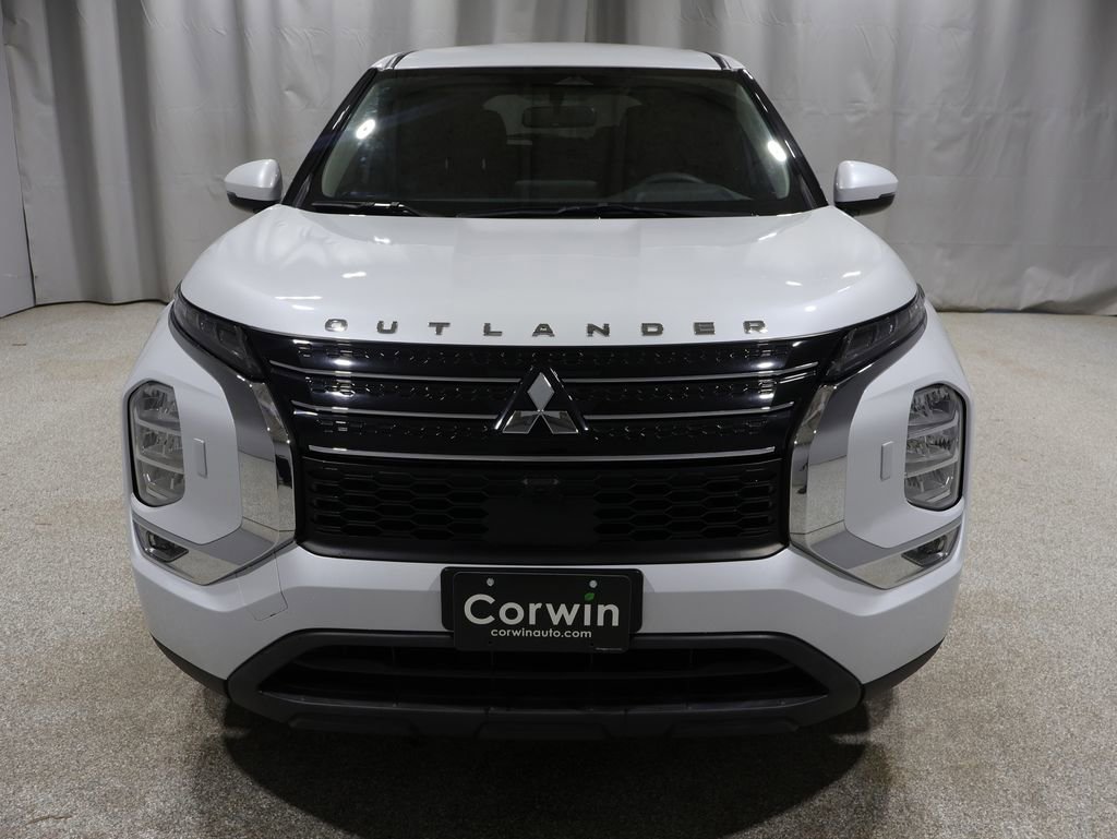 Used 2023 Mitsubishi Outlander ES AWD/4WD image 7