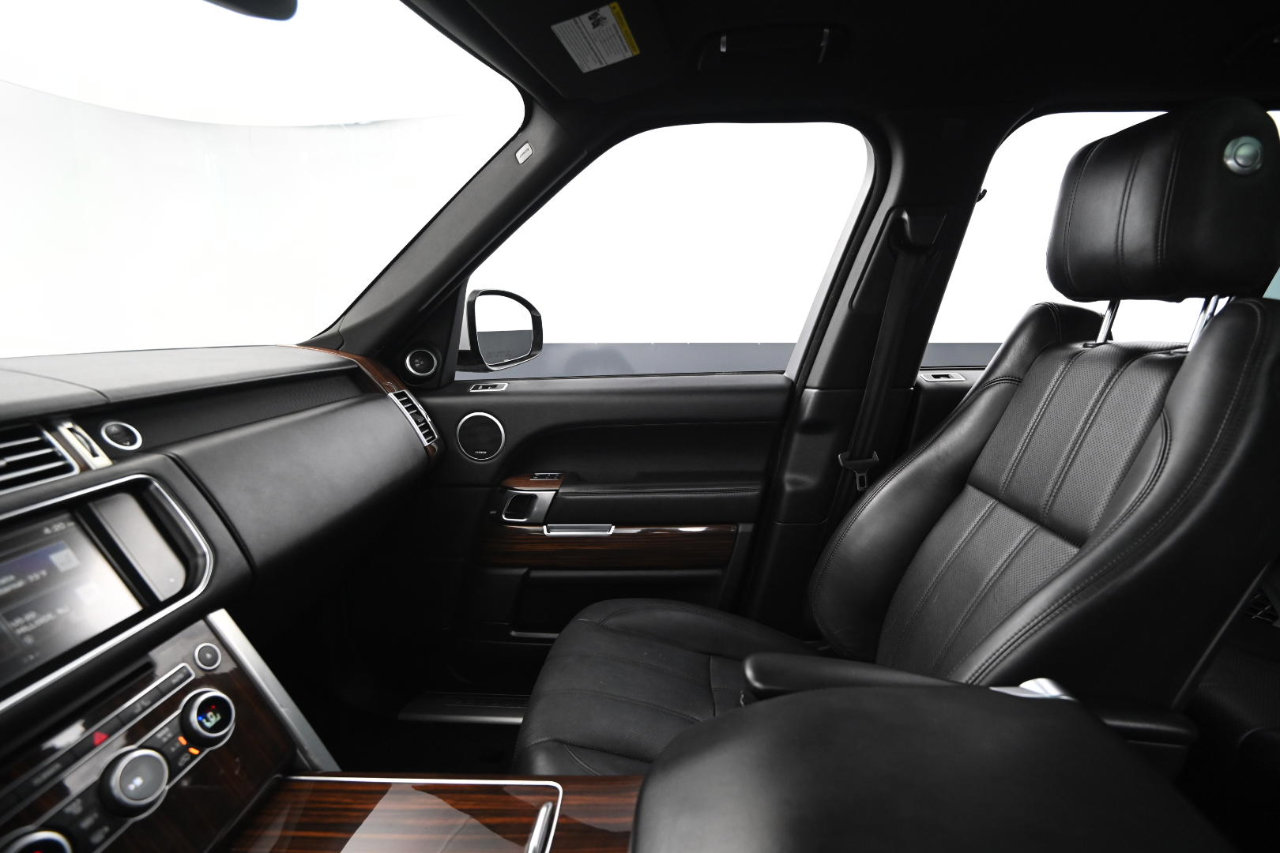 Used 2016 Land Rover Range Rover HSE image 28