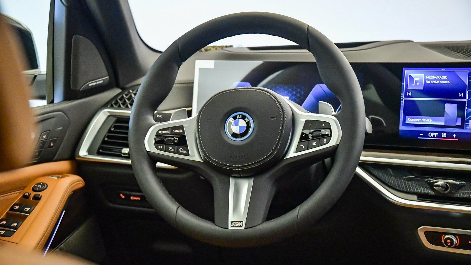 New 2026 BMW X5 xDrive50e w/ M Sport Package AWD/4WD image 13