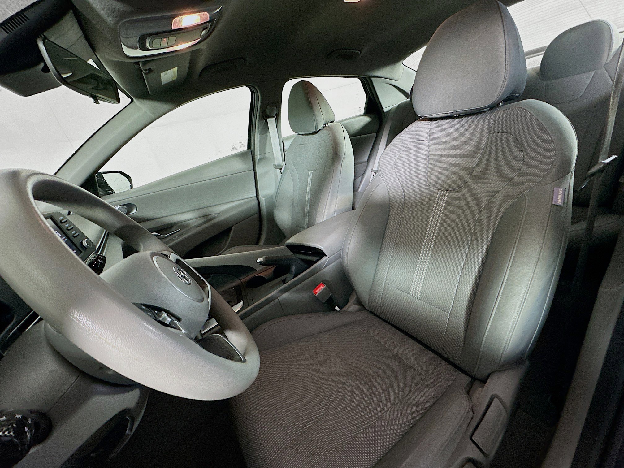 Used 2021 Hyundai Elantra SE image 13