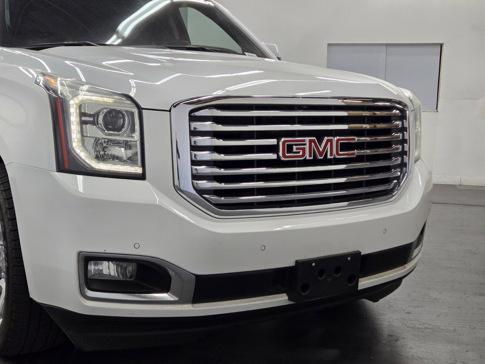 Used 2019 GMC Yukon SLT w/ Premium Edition RWD image 5