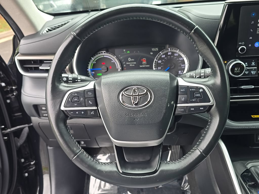 Used 2023 Toyota Highlander XLE AWD/4WD image 26