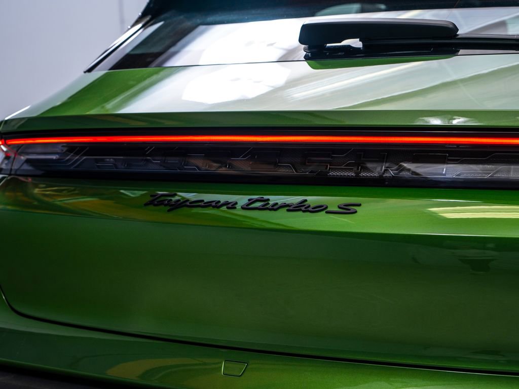 Used 2022 Porsche Taycan Turbo S image 13