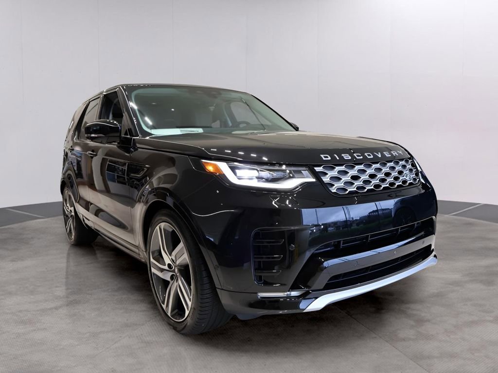 Certified 2025 Land Rover Discovery Metropolitan Edition image 5