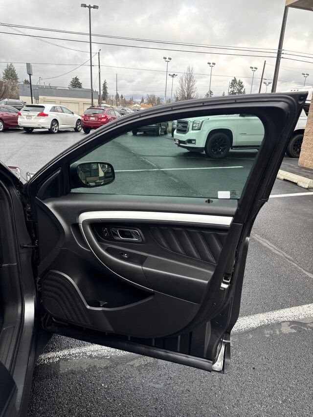 Used 2016 Ford Taurus SEL w/ Equipment Group 201A FWD image 17