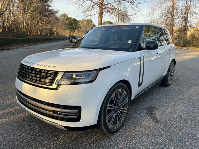 Used 2024 Land Rover Range Rover SE image 1