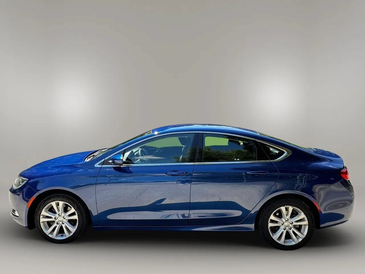 Used 2016 Chrysler 200 Limited FWD image 5