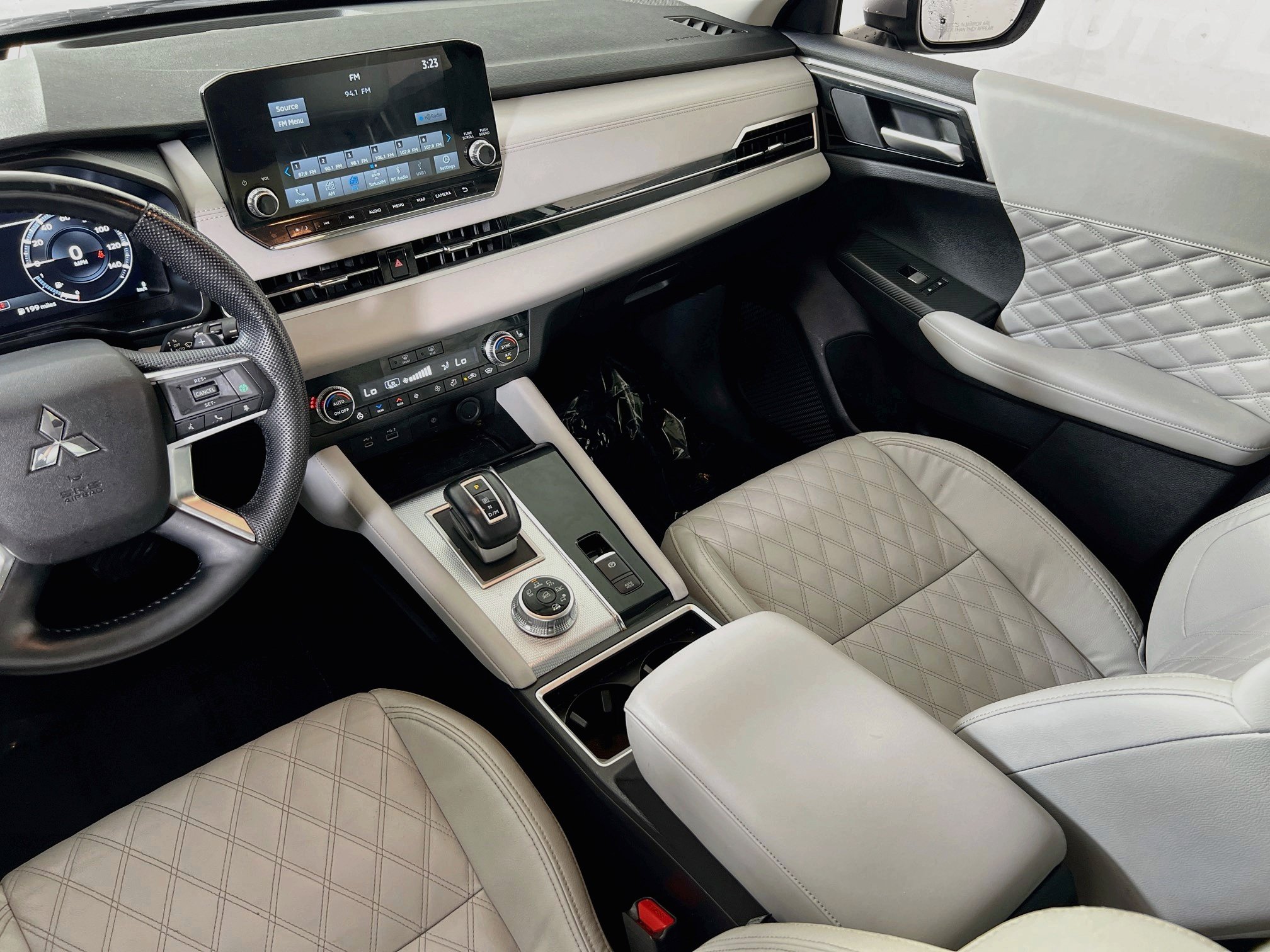 Used 2023 Mitsubishi Outlander SEL AWD/4WD image 23