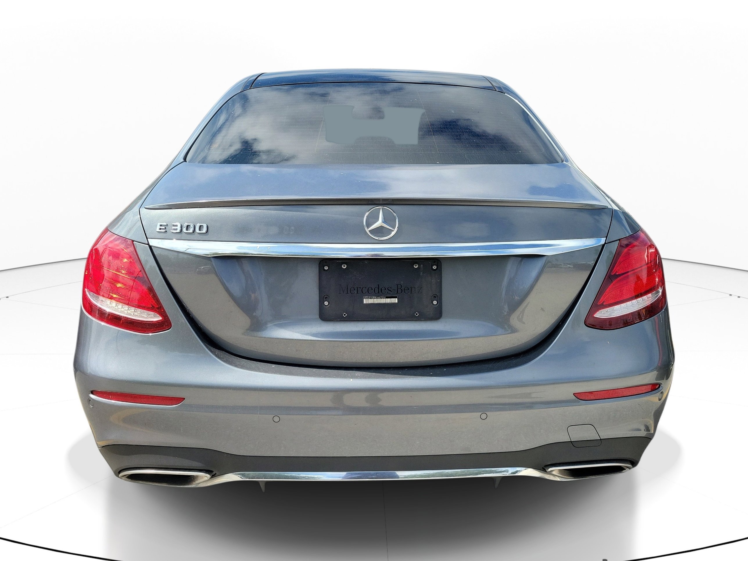 Used 2019 Mercedes-Benz E 300 image 4