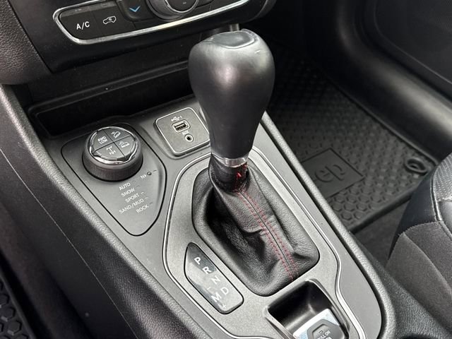 Used 2022 Jeep Cherokee Trailhawk w/ Sound & Nav Group image 13