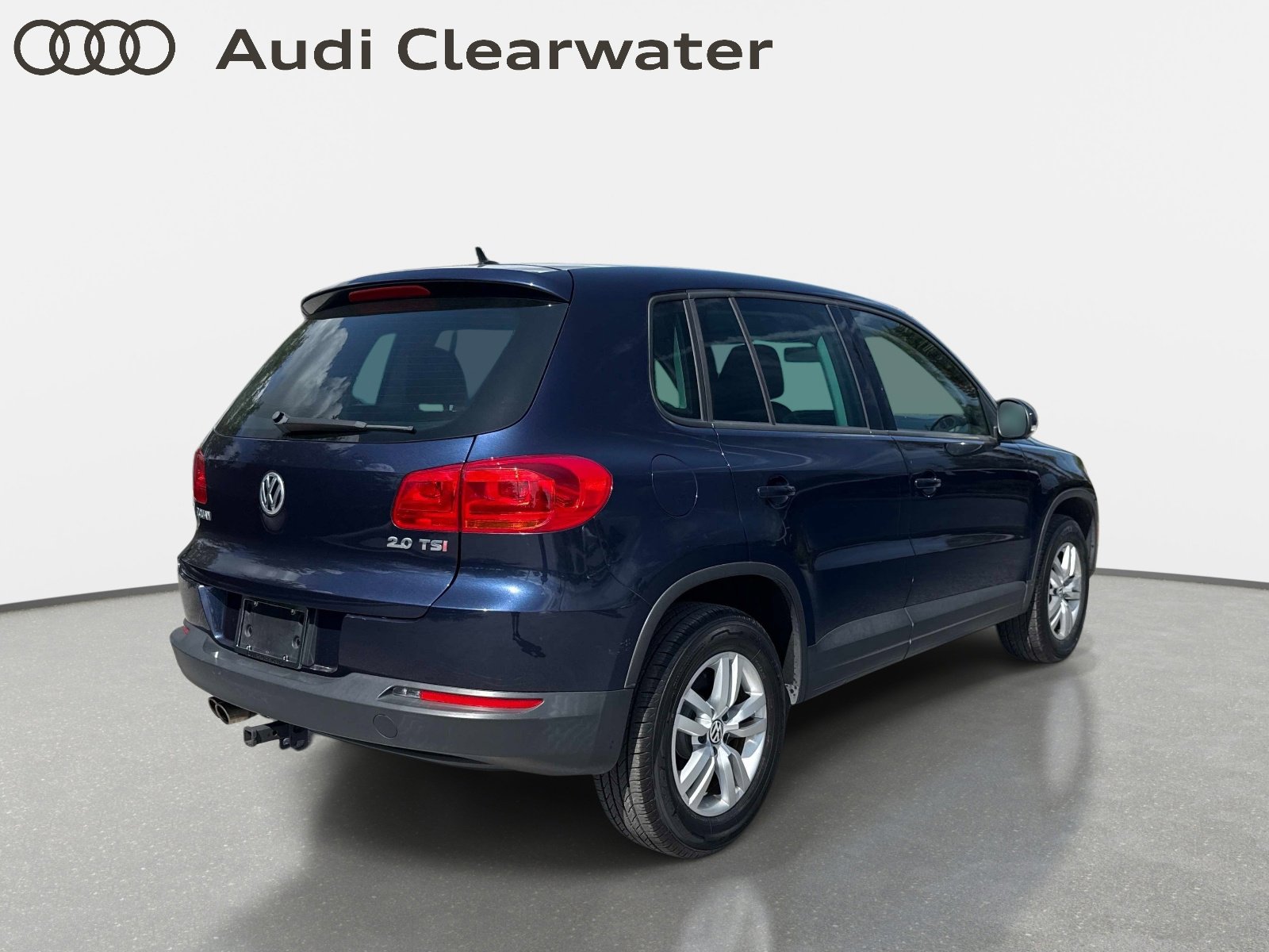Used 2012 Volkswagen Tiguan LE FWD image 4
