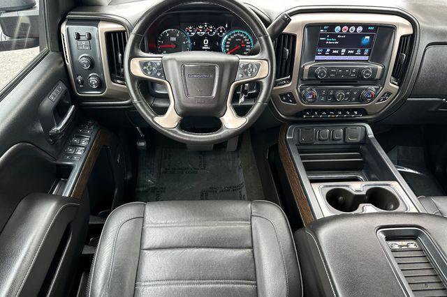 Used 2017 GMC Sierra 2500 Denali w/ Duramax Plus Package AWD/4WD image 15