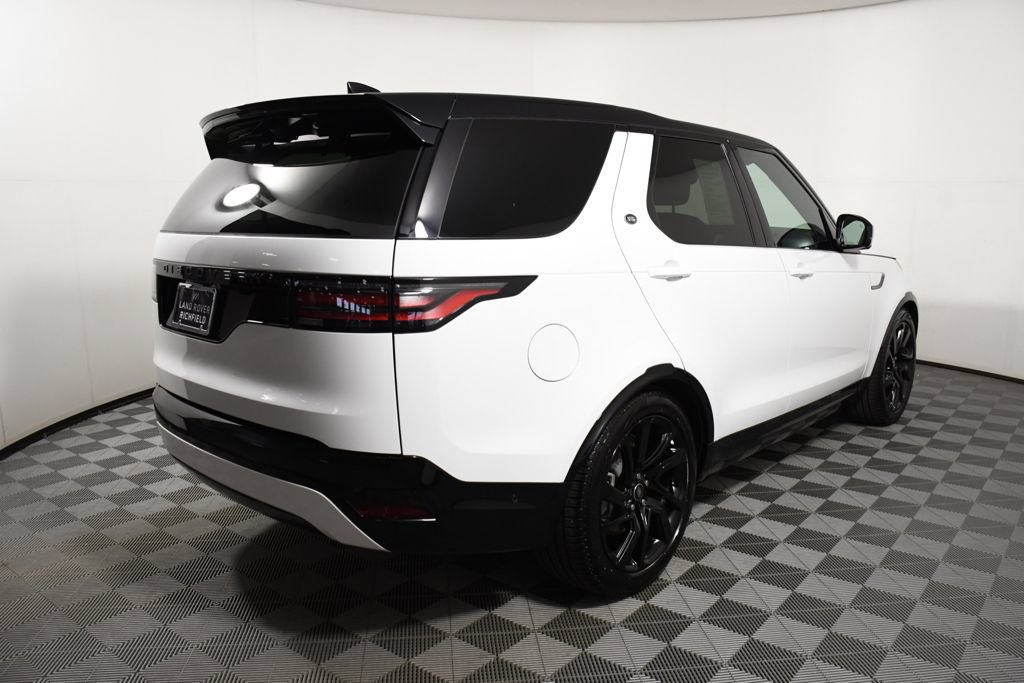 Used 2025 Land Rover Discovery Dynamic SE AWD/4WD image 6