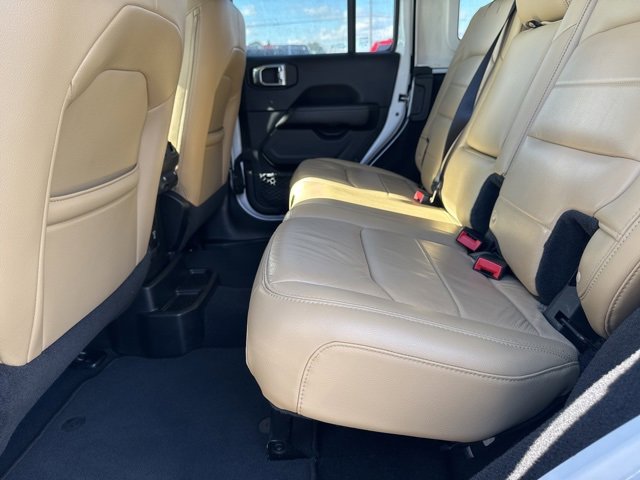 Used 2018 Jeep Wrangler Unlimited Sahara image 12