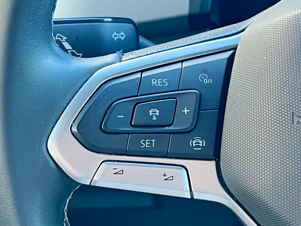 Used 2022 Volkswagen Atlas Cross Sport SE image 22