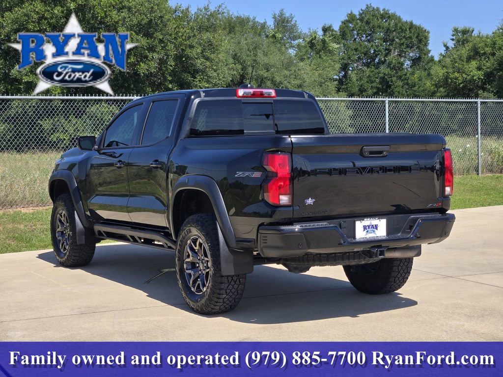 Used 2025 Chevrolet Colorado ZR2 w/ Technology Package AWD/4WD image 4