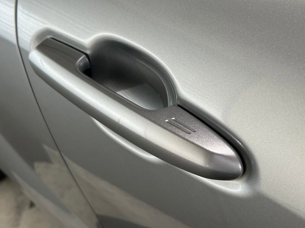 Used 2023 Toyota Highlander LE image 26