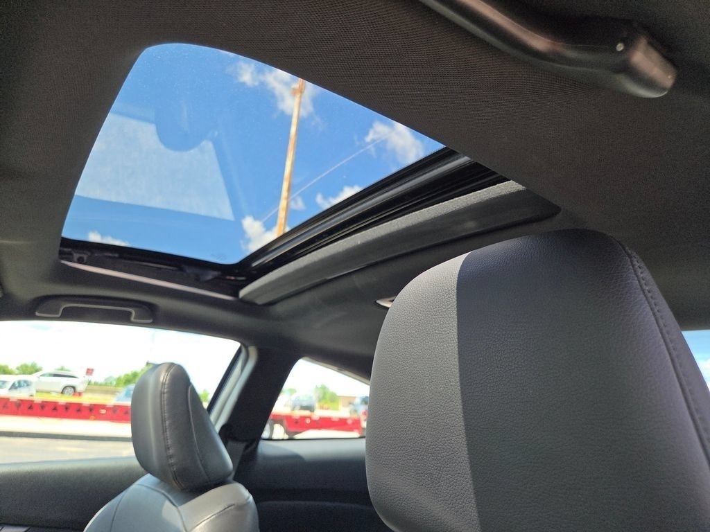 Used 2016 Honda Accord Touring image 8