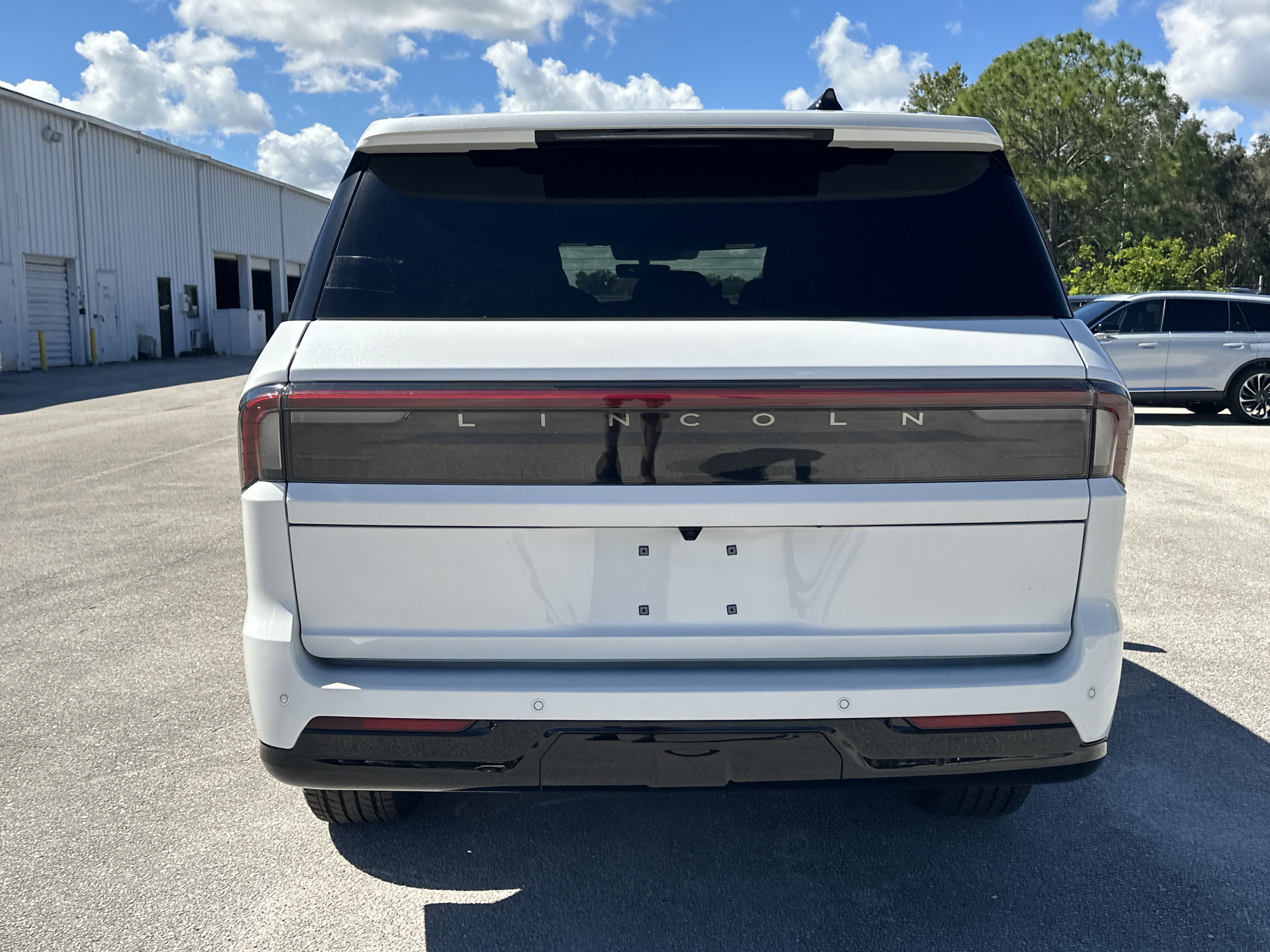New 2025 Lincoln Navigator Reserve image 7