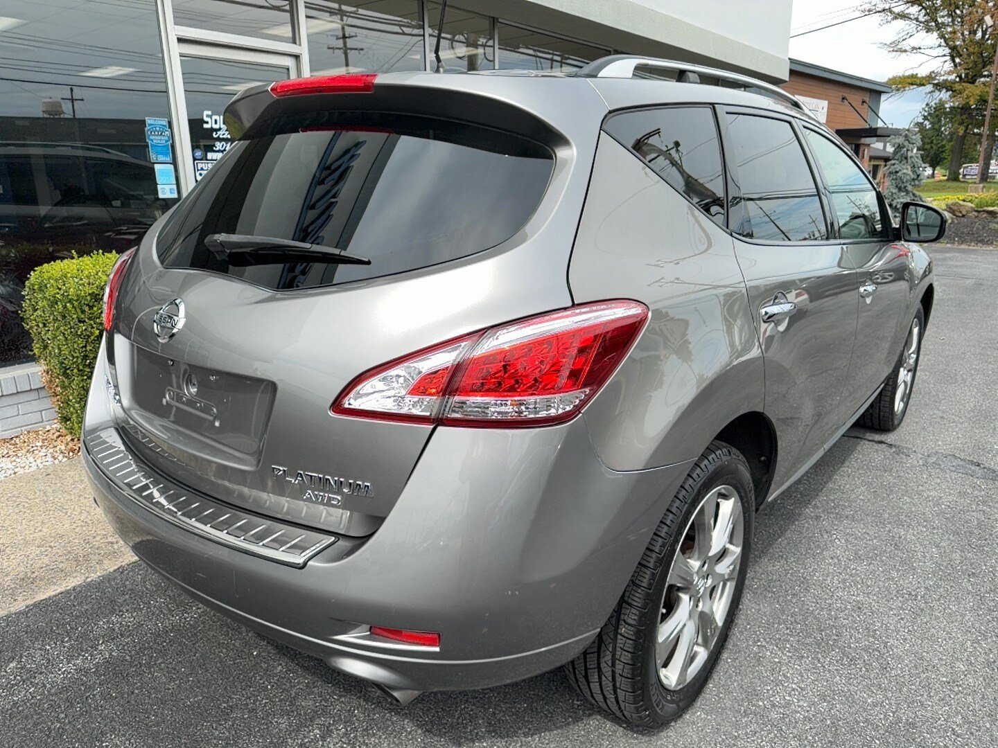 Used 2012 Nissan Murano LE w/ Platinum Pkg AWD/4WD image 3