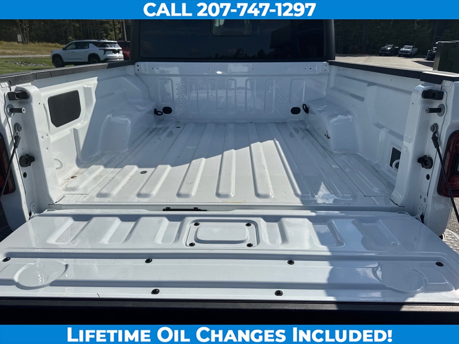 Used 2026 Jeep Gladiator Mojave AWD/4WD image 10