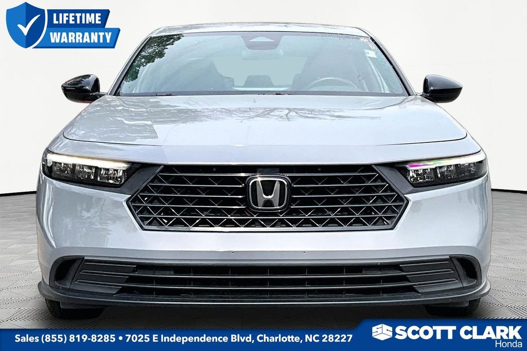 Used 2023 Honda Accord Sport image 2