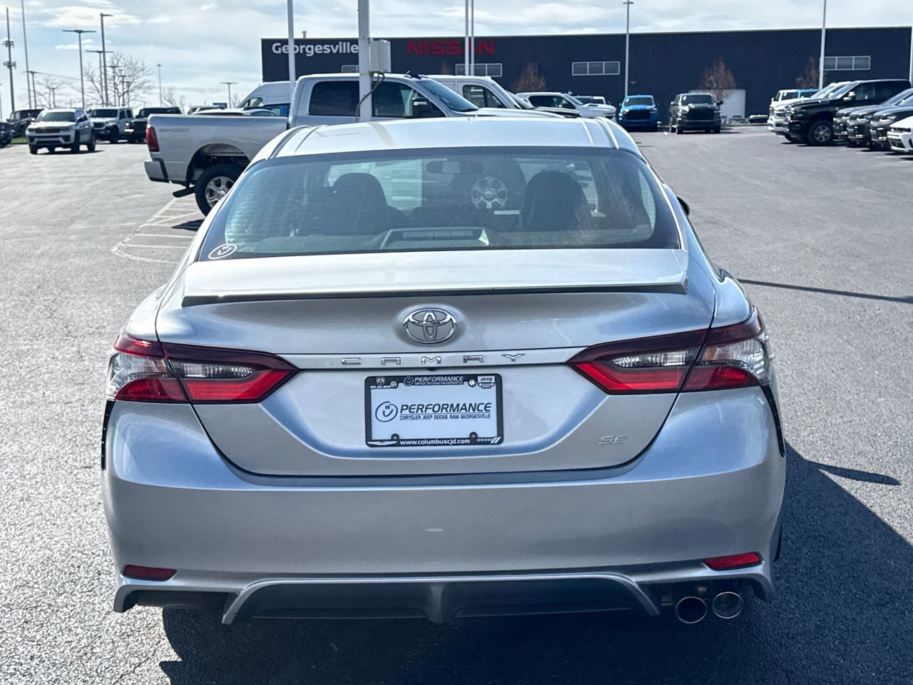 Used 2024 Toyota Camry SE image 4