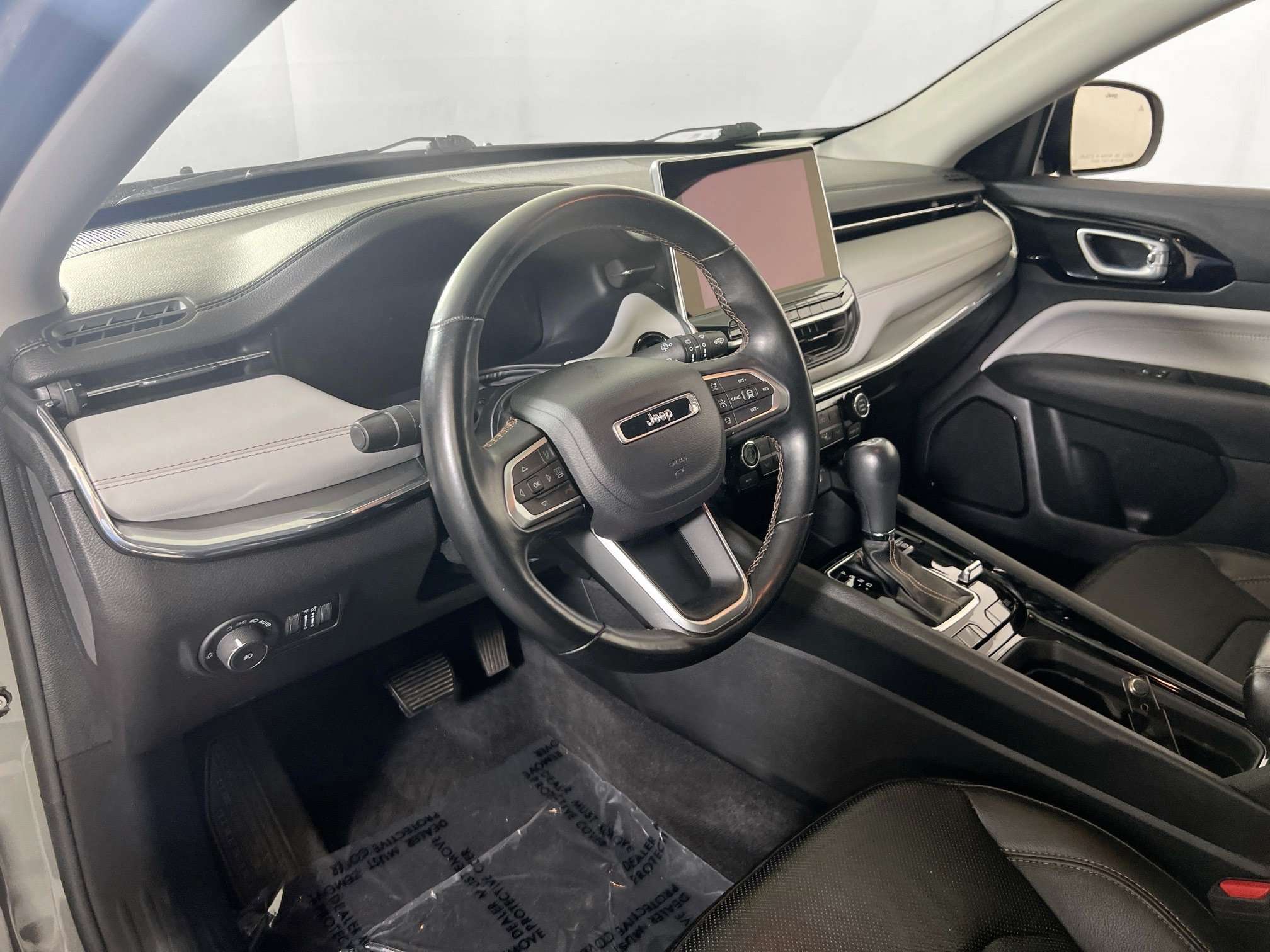 Used 2022 Jeep Compass Limited w/ Elite Group AWD/4WD image 9