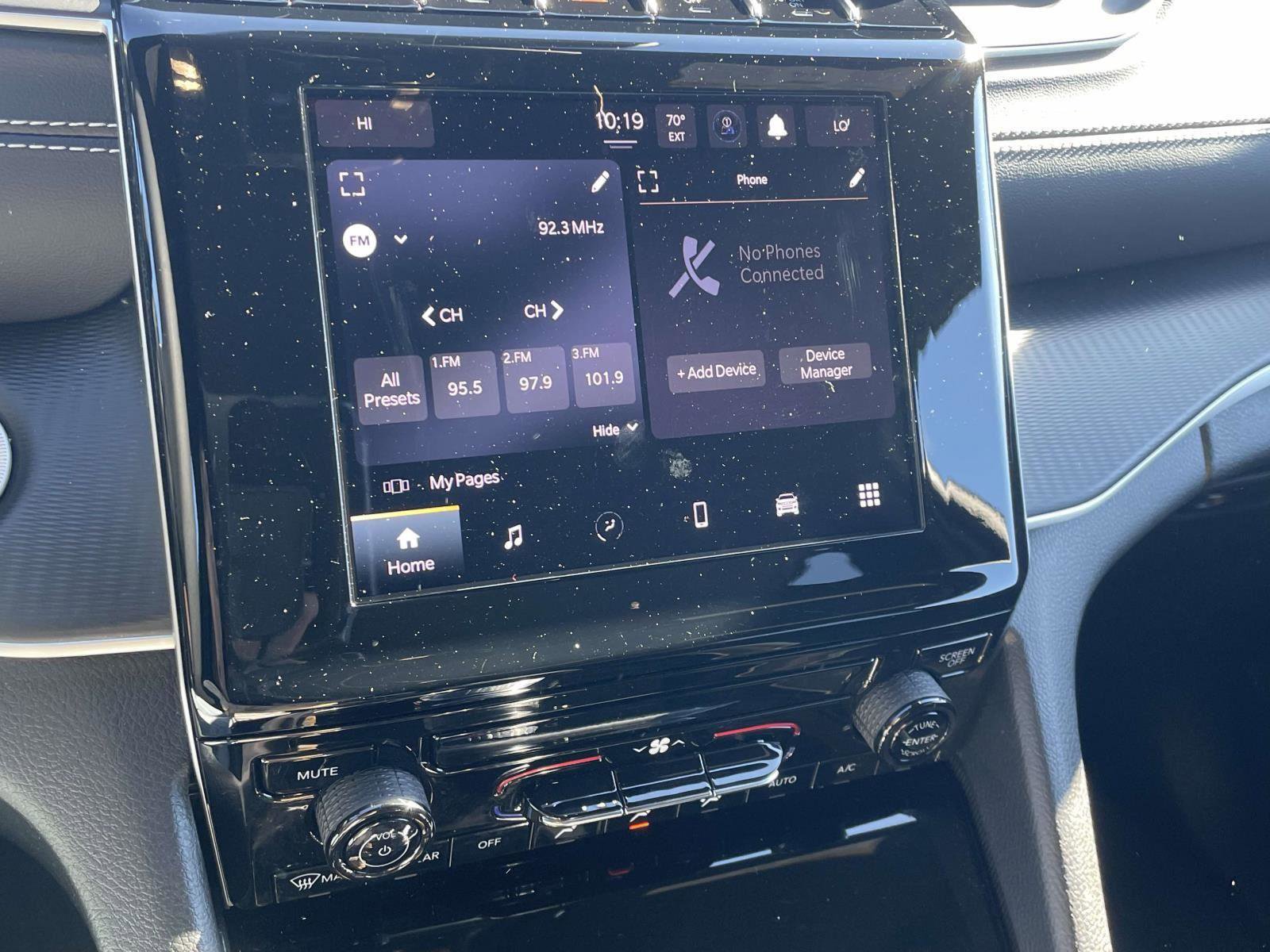 Used 2024 Jeep Grand Cherokee Laredo w/ MOPAR Finishing Package video 2