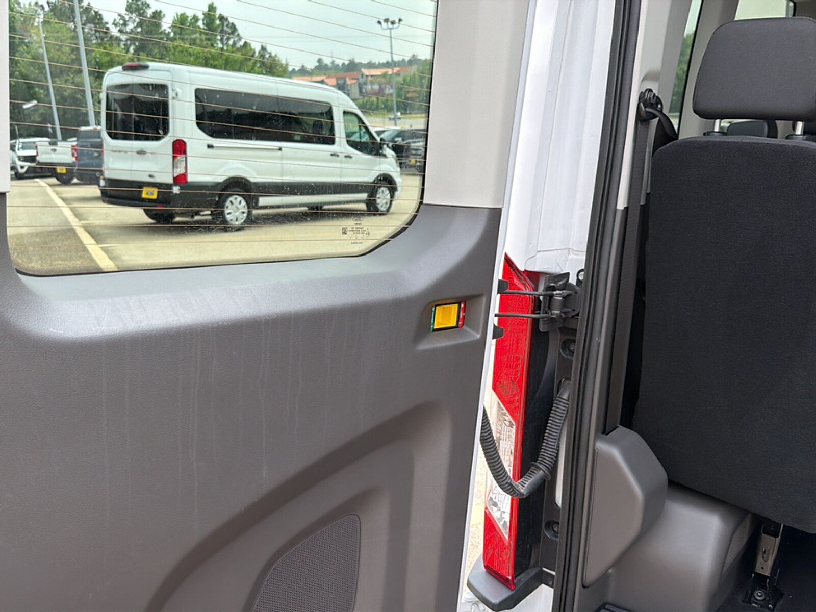 Used 2025 Ford Transit 350 XLT RWD image 9