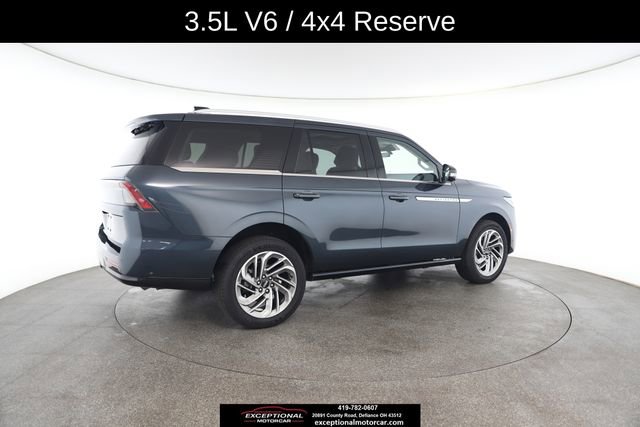 Used 2025 Lincoln Navigator Reserve image 19