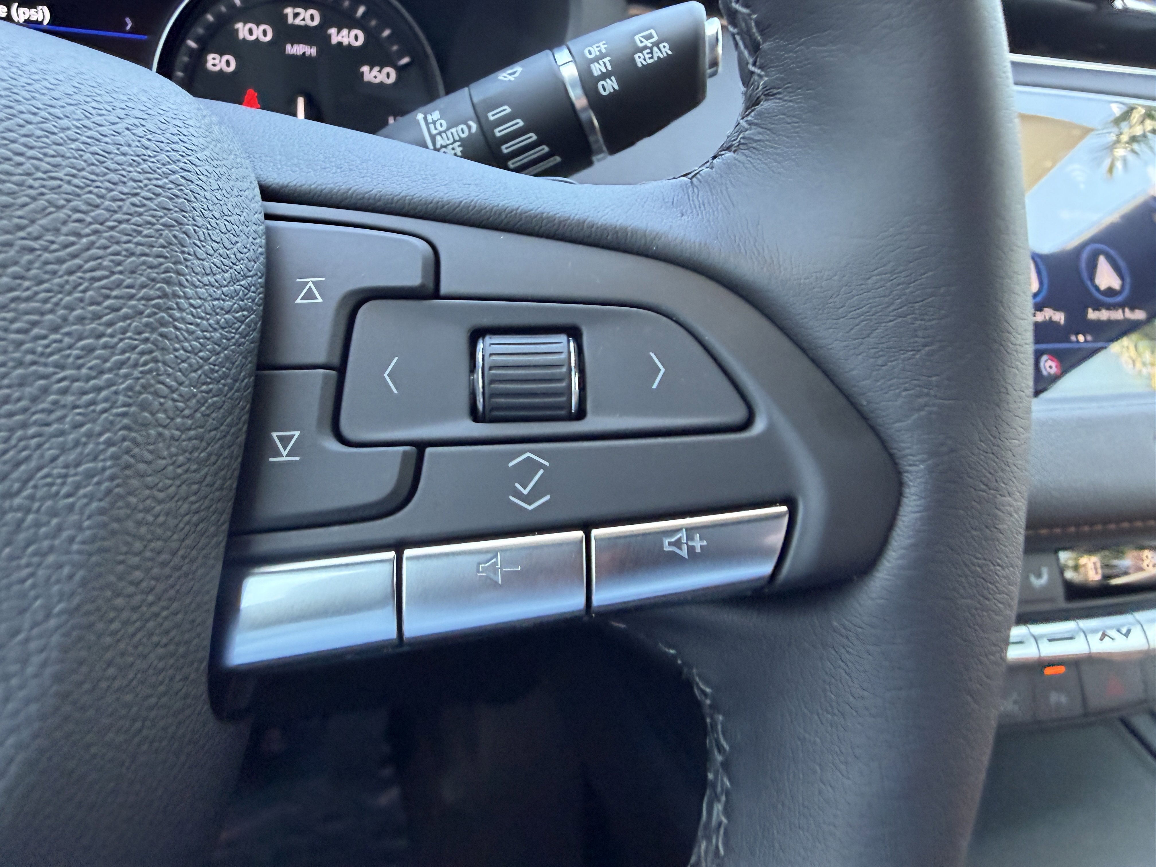 Certified 2022 Cadillac XT4 Premium Luxury w/ Technology Package FWD image 29