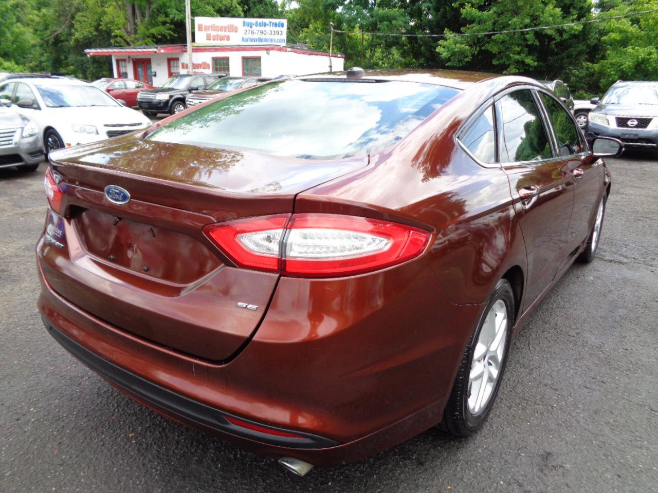 Used 2015 Ford Fusion SE FWD image 5