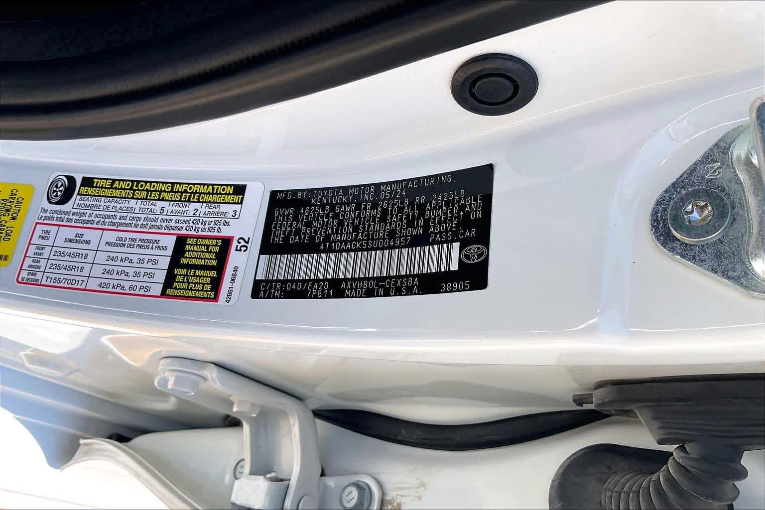 Used 2025 Toyota Camry SE FWD image 33