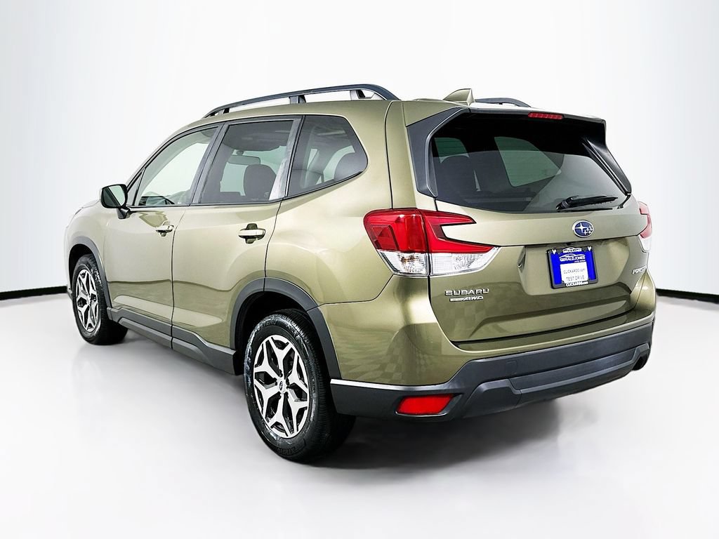 Used 2022 Subaru Forester Premium AWD/4WD image 6