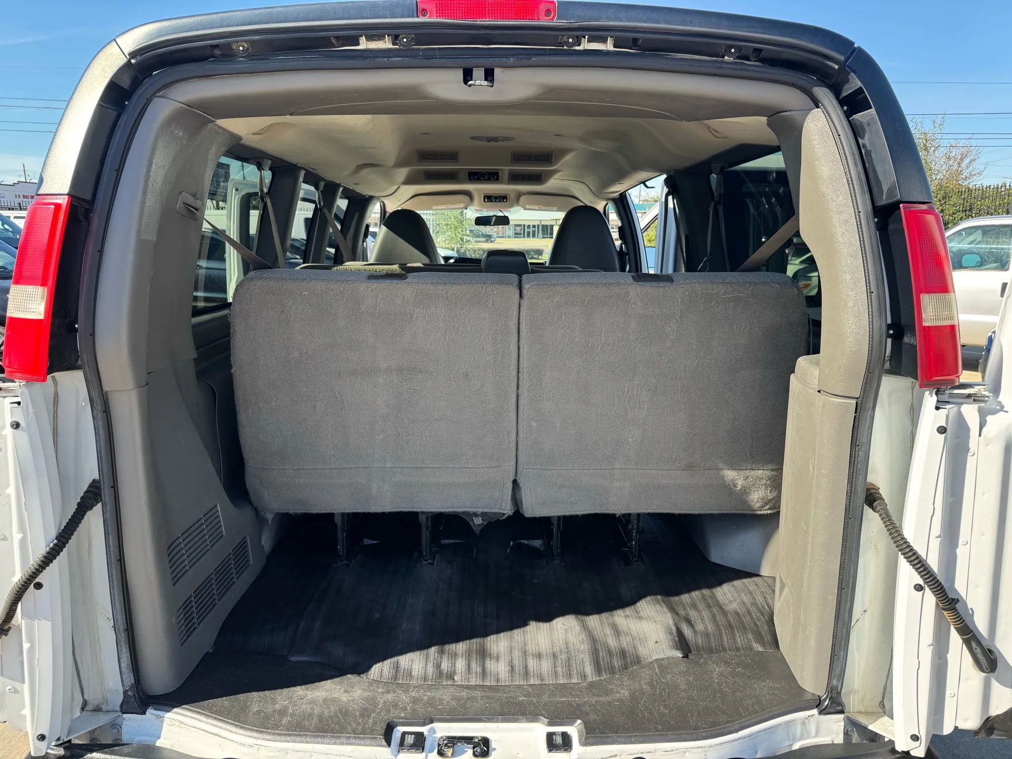 Used 2014 Chevrolet Express 2500 LS image 26