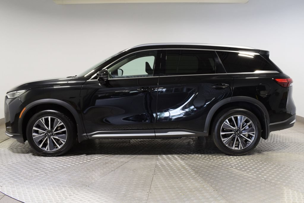 Certified 2026 INFINITI QX60 Luxe w/ Family Package AWD/4WD image 3