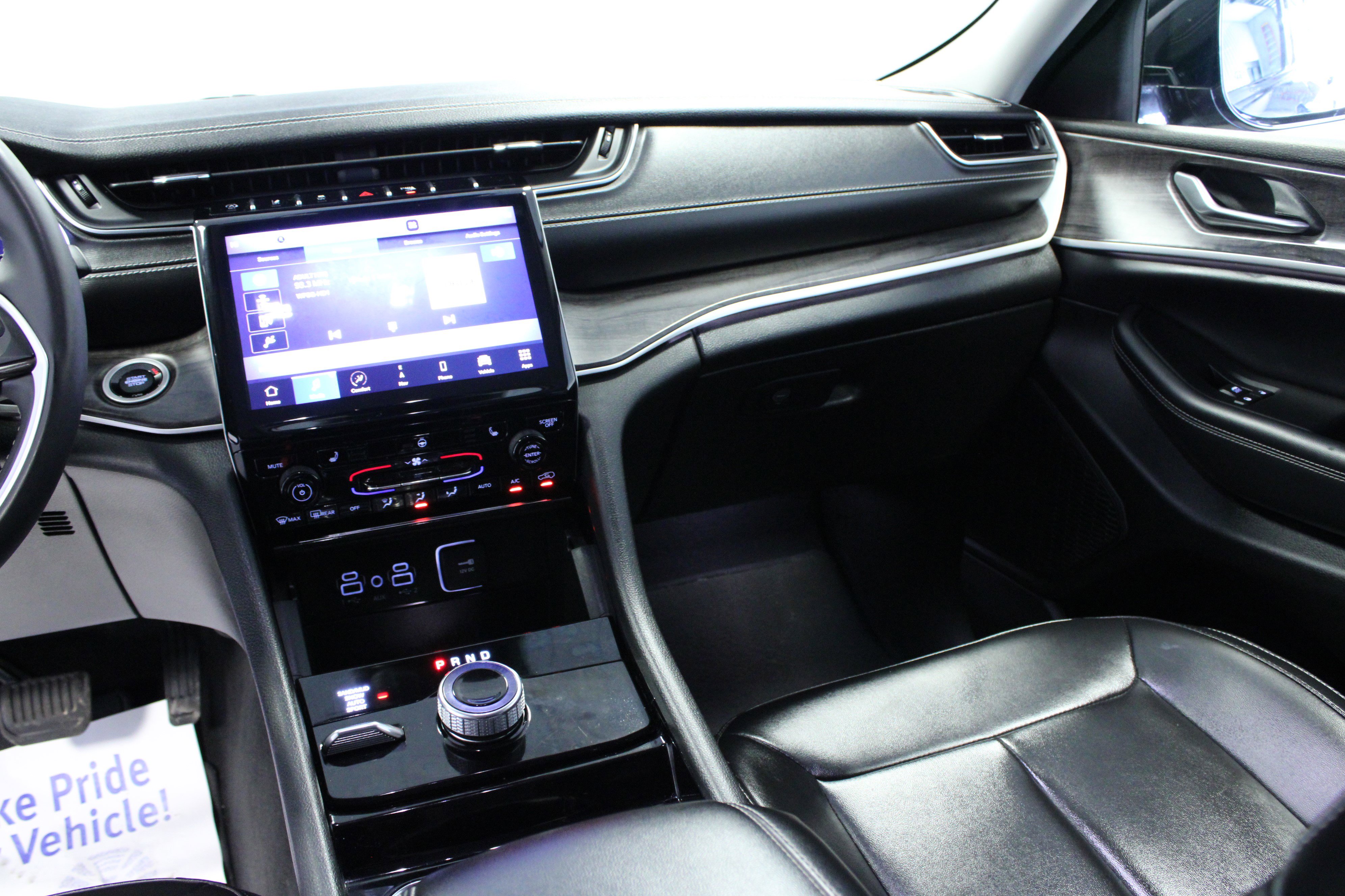 Used 2023 Jeep Grand Cherokee Limited AWD/4WD image 19