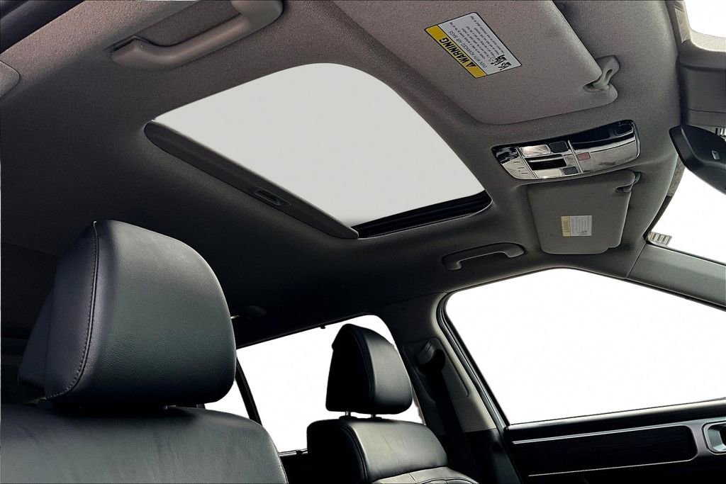 Used 2025 Hyundai Santa Fe Limited image 28